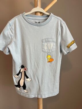 ⭐️⭐️ PICK 5 / $20 GAP Light Blue Looney Tunes Sylvester & Tweety Pocket Tee
